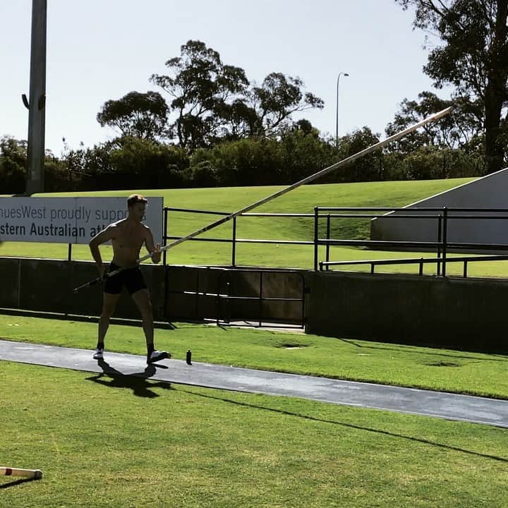 カーティス・マーシャルのインスタグラム：「4 step ✅ Body getting stronger ✅ Next.」