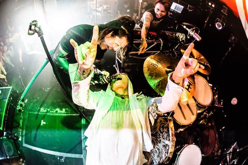 Tatsuya Amanoのインスタグラム：「Operation X tour is going crazy💥﻿ ﻿ 小箱でぐっちゃぐちゃになるのも最高！﻿ ﻿ Photo by @cazrowaoki」