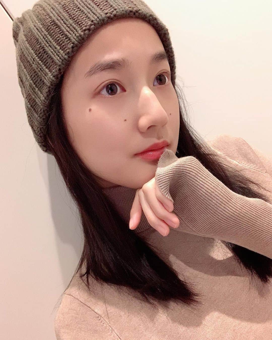 高嶋香帆のインスタグラム：「美容室行って髪の毛綺麗にしてもらったら、幸せな気分になりますなぁ☺️💕 . air-GINZA centralの栗原さんにトリートメントをして頂きました✨ @kurihara_motonori . とてもオススメですよー☺️💕」