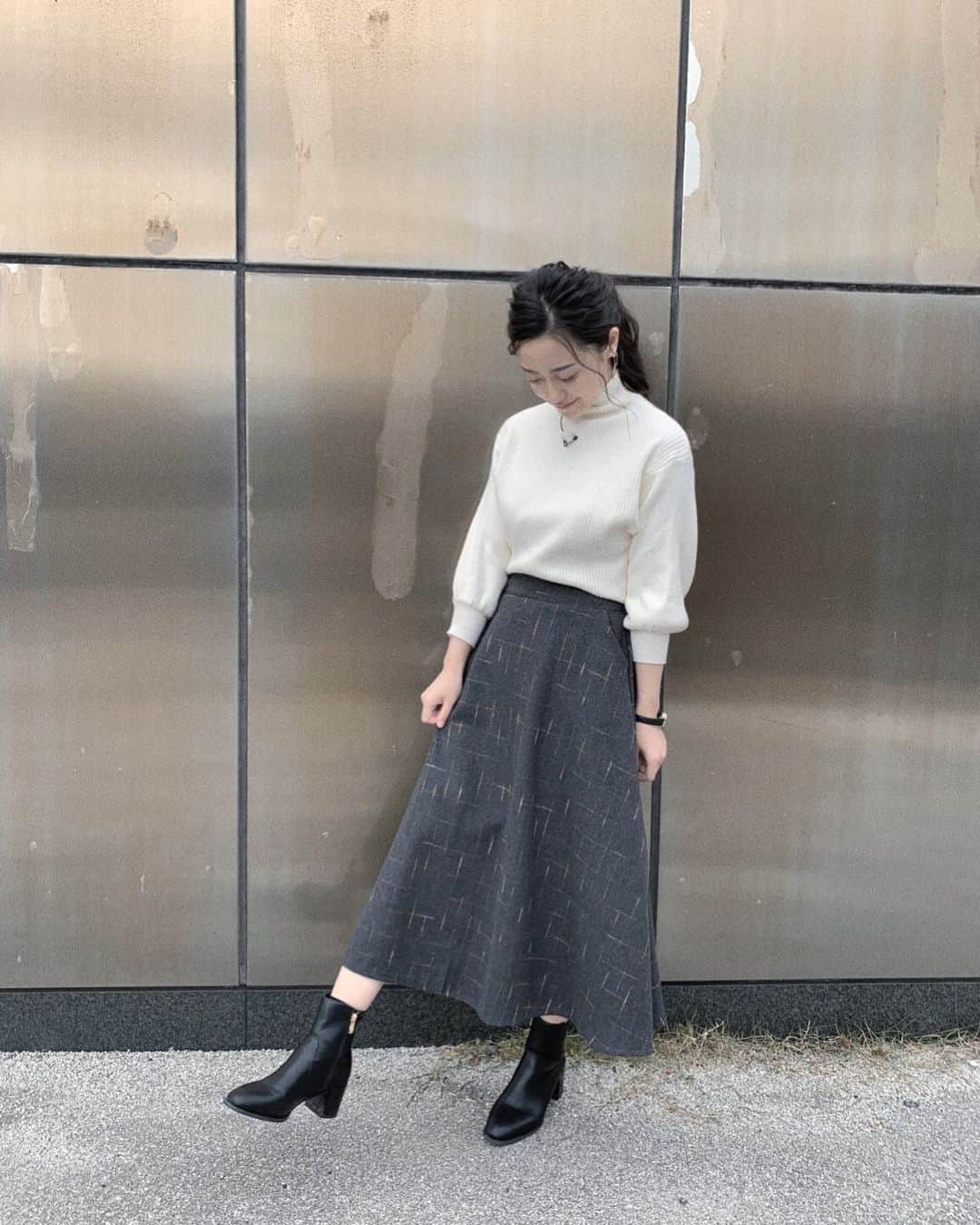 小林麗菜さんのインスタグラム写真 - (小林麗菜Instagram)「ロケ衣装。 冬らしくなってきた。」11月28日 17時32分 - reina_kobayashi