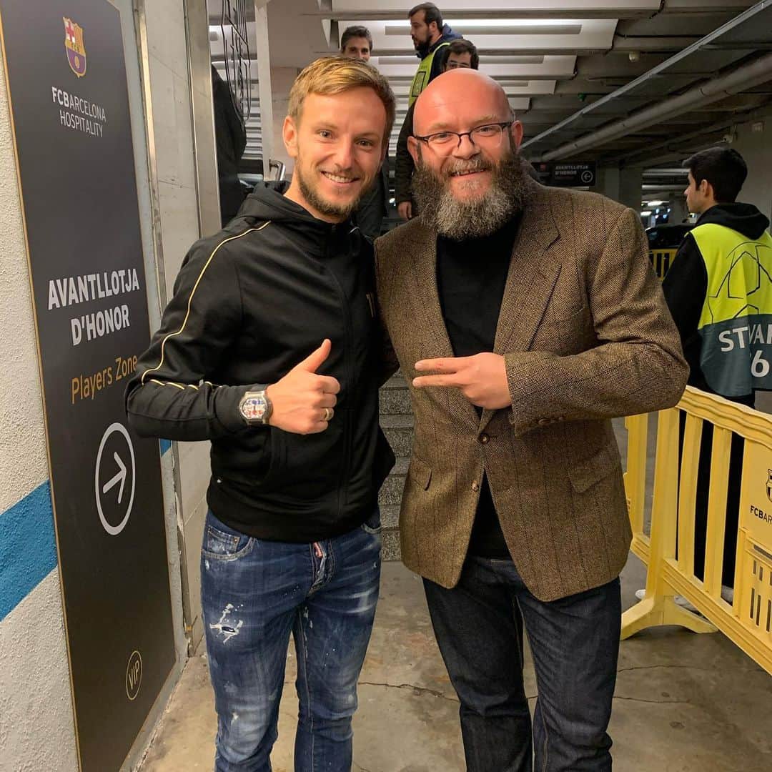イヴァン・ラキティッチのインスタグラム：「Navratio kralj malo... @darkoperich bila mi je cast, vidimo se na kavi.😁☕️ #kume #kralj #helsinki #lacasadepapel」