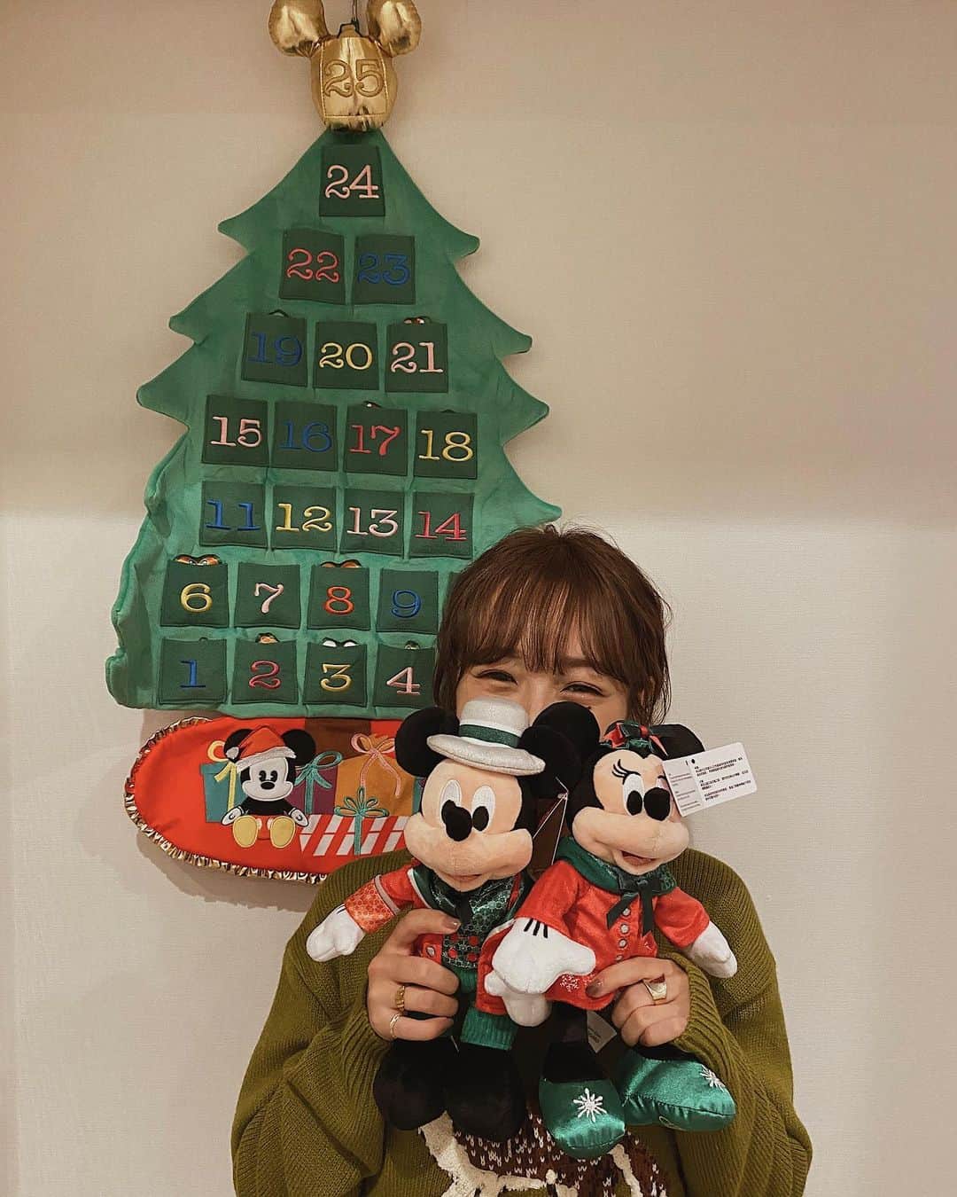 前田希美（まえのん）さんのインスタグラム写真 - (前田希美（まえのん）Instagram)「香港ディズニーランドさんから 可愛いプレゼントが届いたのです！  クリスマスまでの楽しみができました。 お部屋に飾るだけで癒されます。  #disney #disneyland #disneysea  #hongkong #香港ディズニーランド」11月28日 17時36分 - maeda_nozomi