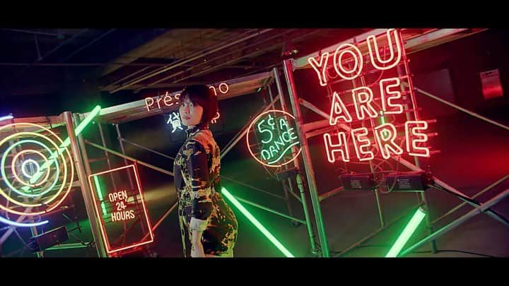 のインスタグラム：「💋💋MV teaser ALL「NEW AGE」💋💋 coming soon!! 1 day until release🎉  Lyrics by:@kodakumi_official Choreographer:@jojogomezxo Director:Gibeak Lee(Tigercave) Stylist:@ribbon8 Hair&Make-up:@torivomit  #NEWAGE #新時代 #FAKY #倖田來未 #teaser #avex  #girlspower」
