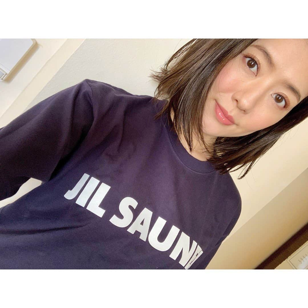 中田奈沙さんのインスタグラム写真 - (中田奈沙Instagram)「@sauna.sauness ハワイにサウナはないけれど JIL SAUNER♨️ * #奈沙旅inhawaii * * #jilsauner #sauna #sauness #me #ootd #outfit #fashion #instafashion #tshirt #coordinate #hawaii #oahu #waikiki #honolulu #casualstyle #ジルサウナー #サウナ #サウネス #ファッション #中田奈沙 #コーデ #ハワイ #ホノルル #ワイキキ #オアフ島 #コーディネート #Tシャツ #カジュアル #カジュアルコーデ」12月13日 12時19分 - nasa_nakada