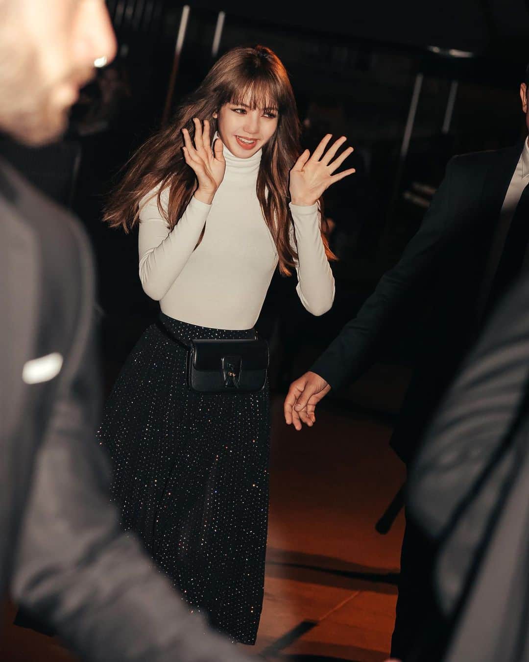 가로수길 , Seoulのインスタグラム：「PFW Street Fashion Style 📸📸 @jaylim1 🔥 곧 또 시작하겠지 파패윜 . . #서울패션위크 #sfw #오오티디 #nyc #koreafashion #패션그램 #womenswear #nyfw #데일리그램 #outfit #ootd #street #streetfashion #streetphoto #가로수길 #이태원 #사진 #스트릿패션 #모델 #wiwt #nyfw #pfw」