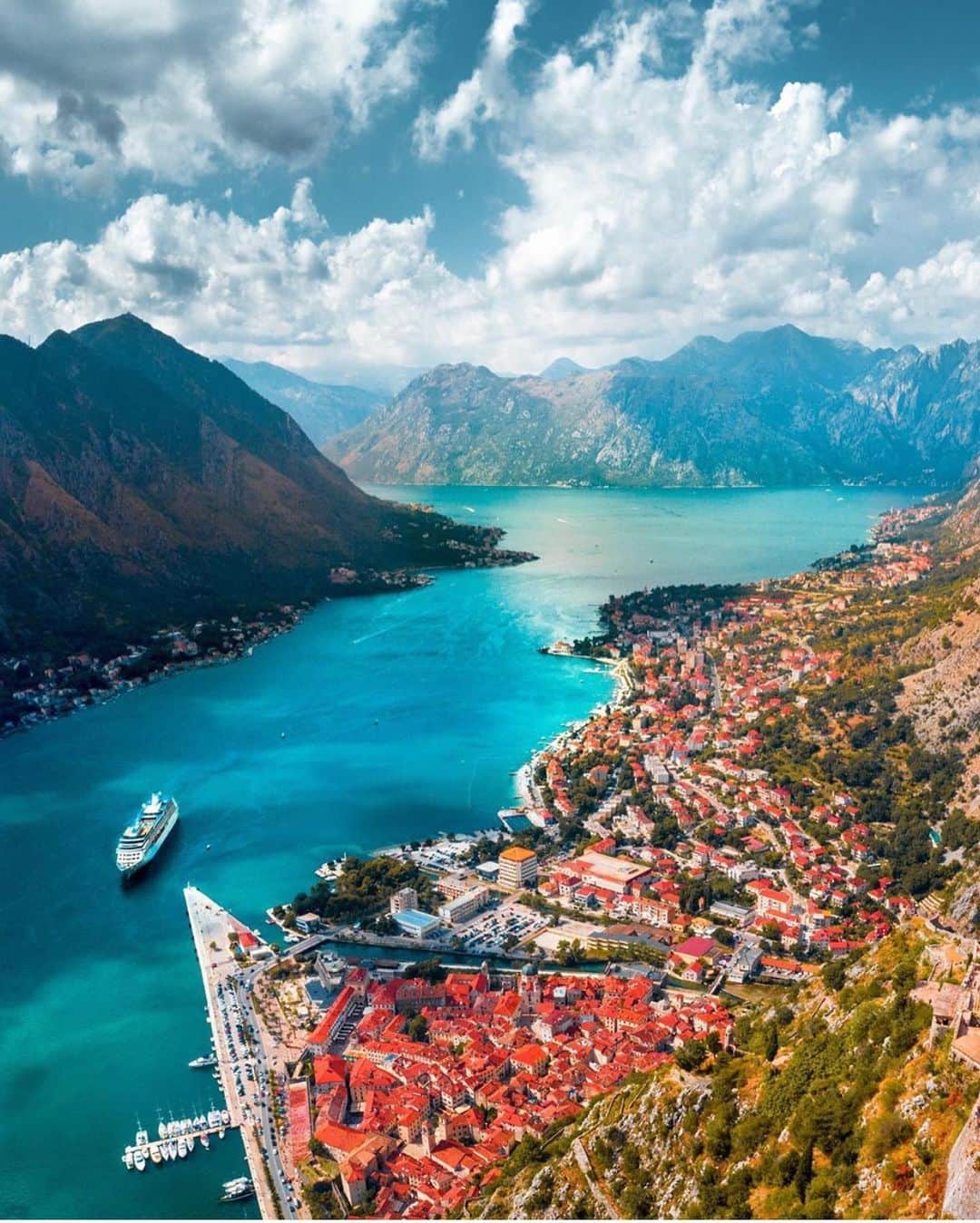 Wonderful Placesさんのインスタグラム写真 - (Wonderful PlacesInstagram)「Amazing view of Kotor - Montenegro ✨❤️❤️❤️✨ . Picture by ✨✨@mblockk✨✨ #wonderful_places for a feature ❤️」12月13日 12時56分 - wonderful_places