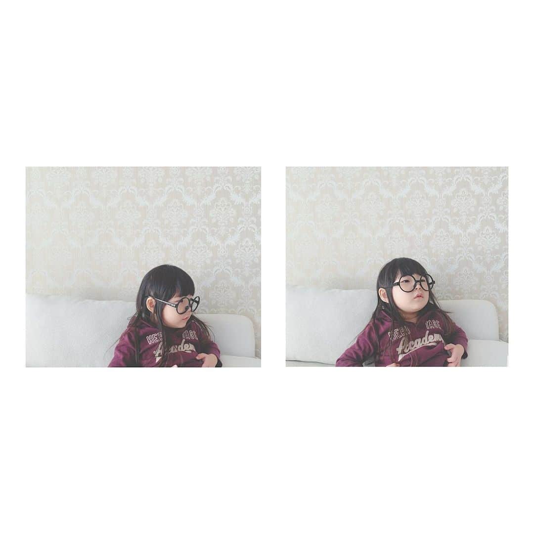 のインスタグラム：「. good morning(๑′ᴗ‵๑)☀in Japan, and good afternoon, good evening, good night for world friends! . 今日は朝からどんよりな空☁️ でも明日は晴れみたいだね☀️ . . 昨日コーヒーの粉と牛乳がなくなりそうで お買い物に行ったんだけど おもちゃのベビーカーを持って行ったむちこさんが お店の中にまで持っていきたいって言うので 少し狭いお店だったし、車に置いておこうねって むちこさんだけ降ろしたら大騒ぎでした(´Д` ) . 来客の予定もあったのでゆっくり付き合えなくて さっと買って急いで帰ろー！って むちこさんを抱えて慌ててお買い物して 帰宅したら 牛乳買い忘れていたーー(´Д` )🐄 . 私がよくやるやつ(´Д` )！！ . . 今日またお買い物行ってきます…ʕ •́؈•̀ ₎ . . 話はちょっと変わって ずっと気になっていた #猫じゃすり 買いましたーʕ •́؈•̀ ₎♡ . ソルは噛み付いてくるけどグルグルなルナ🐈 . ふたりとも嫌がったらどうしようかなと思っていたから よかったよかったʕ •́؈•̀ ₎♡ . roomに載せておきますー☟ @kinax . . みんなも楽しい1日を♡ . #親バカ部 #アラレちゃんメガネ #ずり落ちるよね #猫バカ部 #ねこすたぐらむ #楽天roomに載せてます  #roomインフルエンサー #ソルもよくくっついてくるのに #ベタベタされるのは嫌みたい #どっちもかわいい #保護猫 #爪シャキーン #昨日爪切りしたよ 2019/12/13」