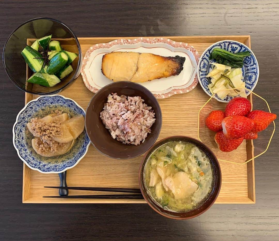 祐真朋樹さんのインスタグラム写真 - (祐真朋樹Instagram)「#朝ご飯 #祐ご飯 #利ご飯」12月13日 8時04分 - stsukezane