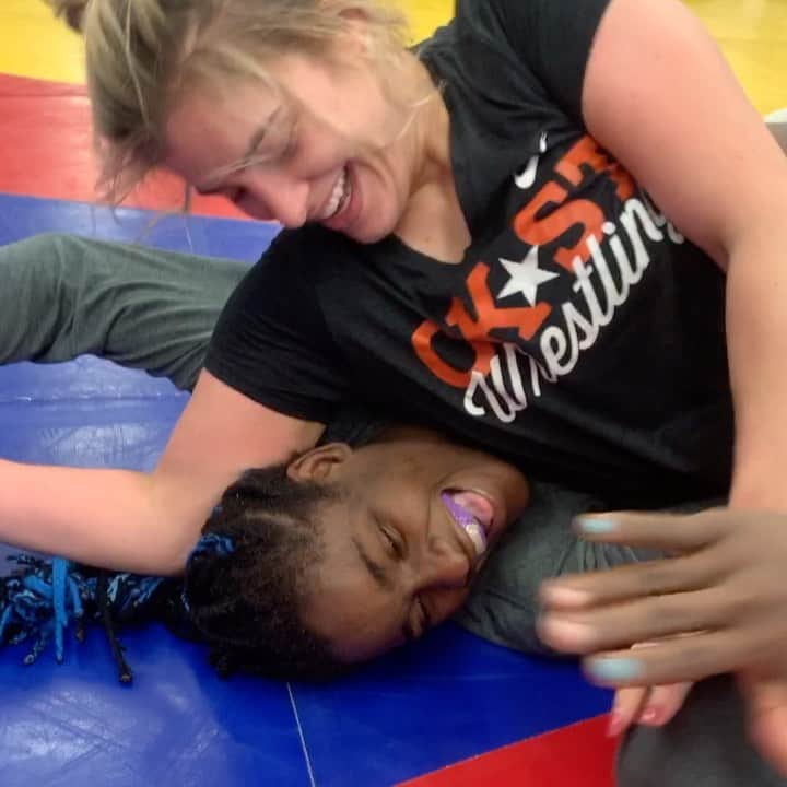 のインスタグラム：「Tag that one teammate who you always start hugging and end up sparring... or should i say pinning 😝💪🏼 My top 5 fave humans, @mensahtamyrastock knows what’s up ❤️ #wrestling #fight #teammates #teamusa #funtimes #play #olympics #athletes #usa」