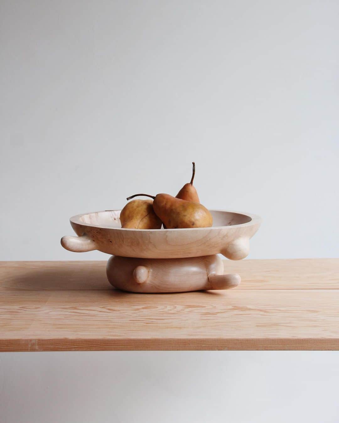 Ariele Alaskoのインスタグラム：「this wild two-piece maple fruit bowl might go on the shop update too  Y/N 🤔」