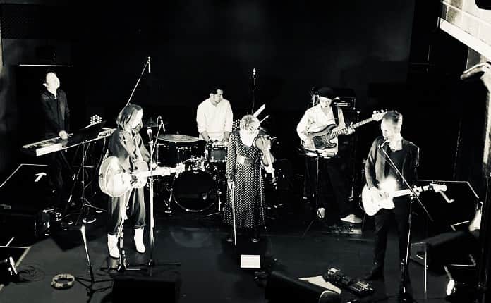 のインスタグラム：「Thank you for all your love and support♡！！ ご来場くださった皆様、応援してくれている皆様、スタッフ、関係者の皆様、有難うございました！まだまだ駆け出しのユニットですが、これからもどうぞ宜しくお願い致します！ #unsondoux#musique#music#jonathandgx #konnochiharu#takumimoriya#tsukasainoue #tadashiotsubo #reinakitada #spaceodd #20191211」
