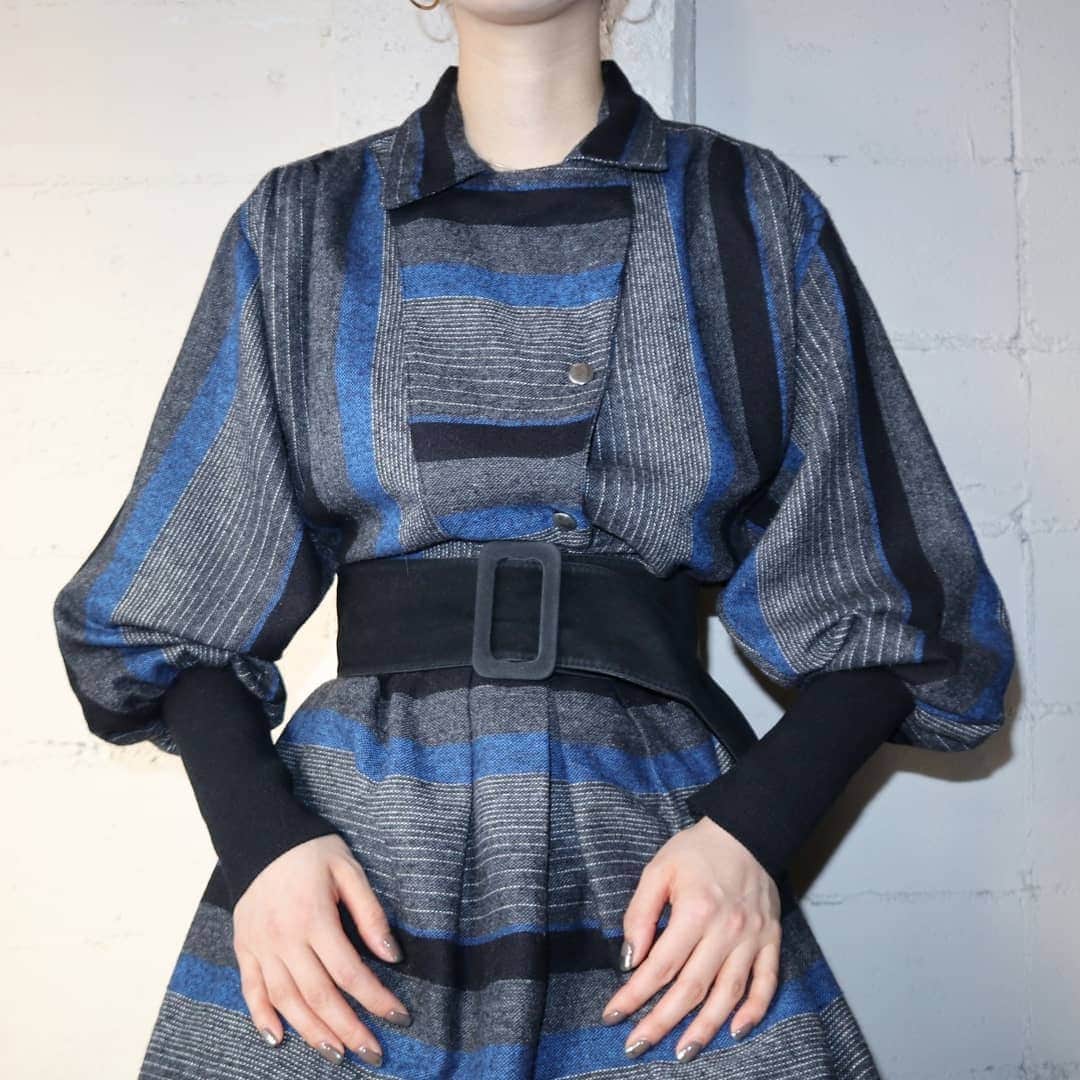 吉祥寺 古着屋 Orfeoのインスタグラム：「Vintage Long Rib Stripe Dress  #orfeo #kichijoji #tokyo #vintage #used #fashion #coordinate #outfit  掲載商品のお問い合わせはメールにて承っております。コメント、DMでのお問い合わせは受け付けておりませんのでご了承ください。」