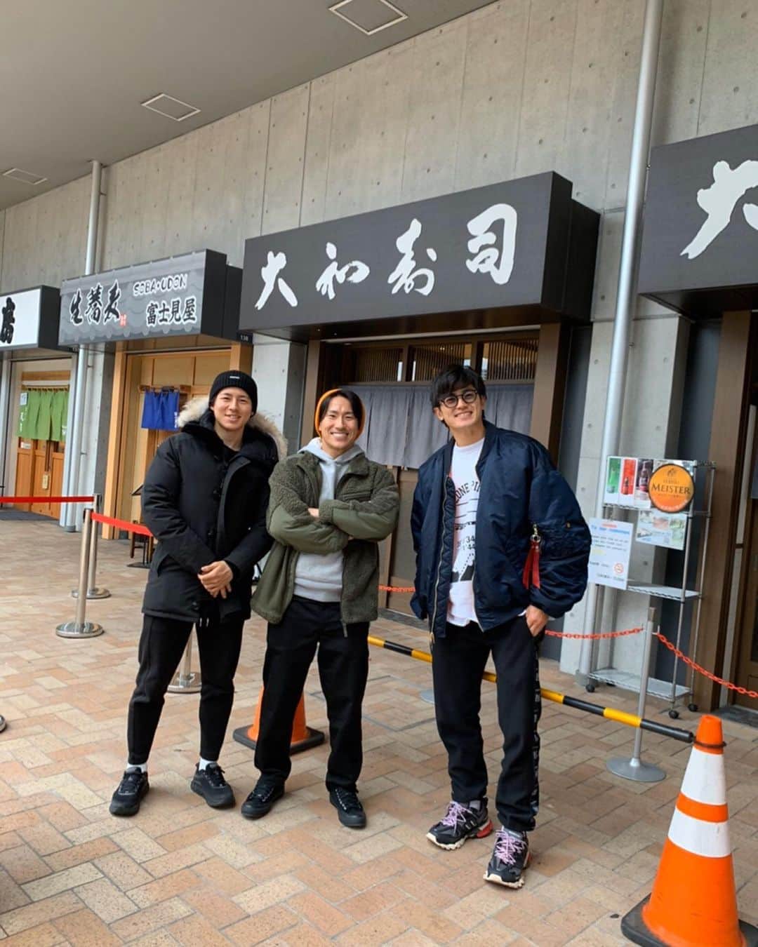 登里享平さんのインスタグラム写真 - (登里享平Instagram)「#  あさかつ〜  #豊洲市場 #豊洲市場で朝食を #大和寿司 #朝から良い日だ #指まで美味いやつ #毎年来ようと決めた #オフシーズン朝から寿司部」12月13日 9時49分 - noborizato_kyohei2