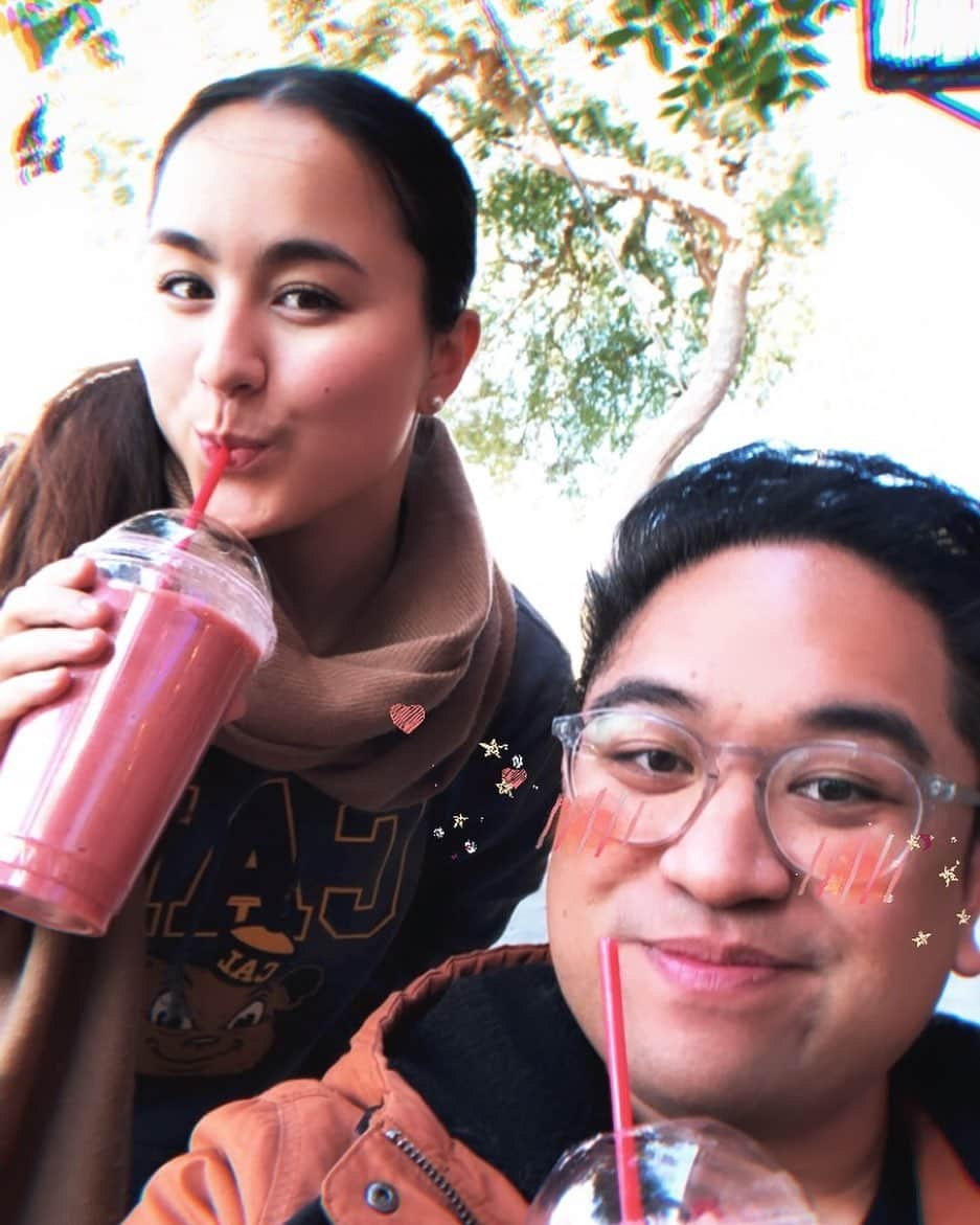 ミコ・フォガティさんのインスタグラム写真 - (ミコ・フォガティInstagram)「So happy to have met this beautiful soul who just happened to sit next to me at my very first class on my very first day at UC Berkeley. 💕 I couldn’t figure out how to use the side desk attached to my chair and he ever so kindly helped me out. Since then, our friendship has grown so much and I couldn’t ask for a better schoolmate, study buddy, and best friend. Love and appreciate you so much @phillipsstitches 💕✨」12月13日 9時56分 - mikofogarty