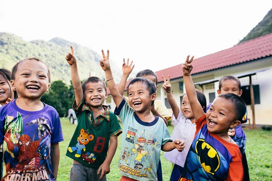 ポール・ウォーカーさんのインスタグラム写真 - (ポール・ウォーカーInstagram)「“Today, I am launching a campaign with @pencilsofpromise to build a school. This is the season of giving and my biggest wish is to provide a space for these children to learn. Everyone deserves a good education. The link is in my bio. Xx, Meadow” - @meadowwalker」12月13日 10時09分 - paulwalker