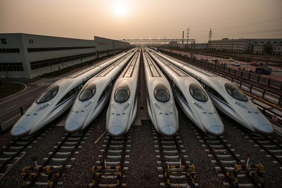 National Geographic Travelさんのインスタグラム写真 - (National Geographic TravelInstagram)「Photo by Michael Yamashita @yamashitaphoto | Six brand-new CRH380A Hexie trains sit ready for delivery. With a maximum speed of 380 kilometers an hour, they are part of the first Chinese-developed series of electric high-speed trains—among the world’s fastest. #highspeedtrain #bullettrain #highspeedrail」12月13日 10時05分 - natgeotravel