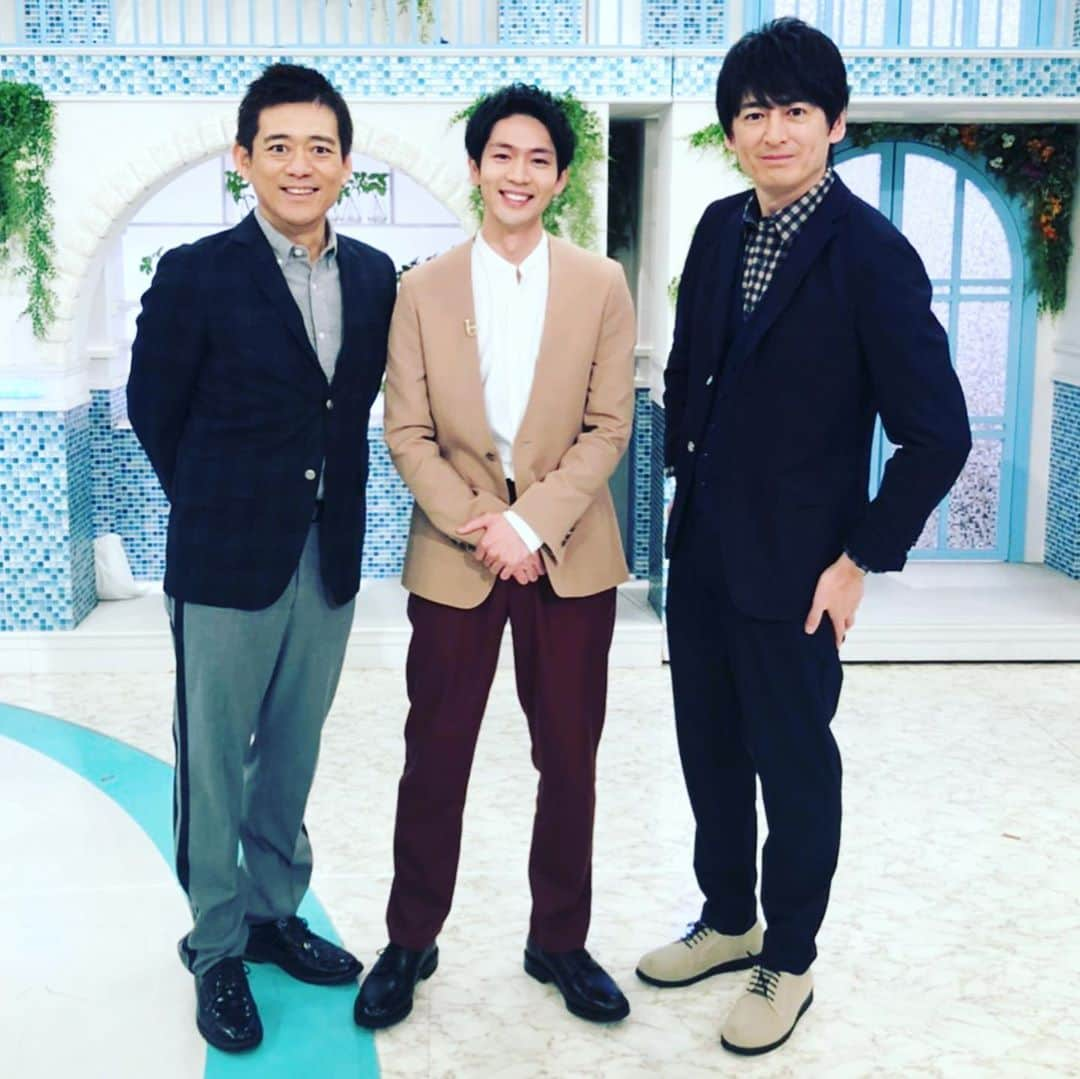 松下洸平さんのインスタグラム写真 - (松下洸平Instagram)「あさイチのプレミアムトーク見てくださった皆様ありがとうございました。  なんだか、 んー、 今頃になって泣けてきた。  嬉しい。本当に。10年やって来て良かった。インスタのコメント、凄い数だけど 一文字も逃さず全部読んでます。  来週もスカーレットお楽しみに！  #あさイチ #博多華丸大吉　さん #たくさん助けて頂いてありがとうございました #mflo #lisa さん #thankyousomuch #八郎沼 #覚えました #stylist @marumototatsuhiko」12月13日 10時45分 - kouheimatsushita_official