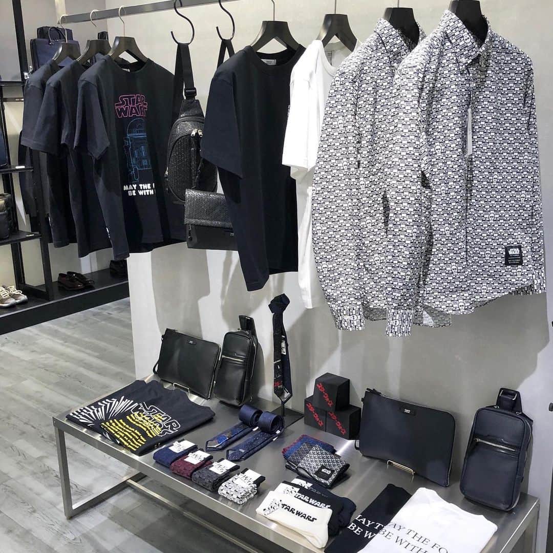 名古屋パルコさんのインスタグラム写真 - (名古屋パルコInstagram)「【西館5Ｆ/タケオキクチ】﻿ 💥💥期間限定💥💥﻿ STAR WARSコラボグッズ登場‼️﻿ ﻿ 映画最新作『スター・ウォーズ/ スカイウォーカーの夜明け』公開（12/20）に先駆け、映画の世界観満載の、ファンにはたまらない限定商品を多数取り揃えております❗️﻿ ﻿ 販売期間12/15（日）となっておりますので、是非お早めに店頭までご覧ください❗️﻿ ﻿ ﻿ #タケオキクチ#TAKEOKIKUCHI#スターウォーズ#starwars#メンズ#ファッション#アパレル#コラボグッズ#冬物#限定#名古屋#栄#矢場町#名古屋パルコ#PARCO#nagoyaparco」12月13日 10時50分 - parco_nagoya_official