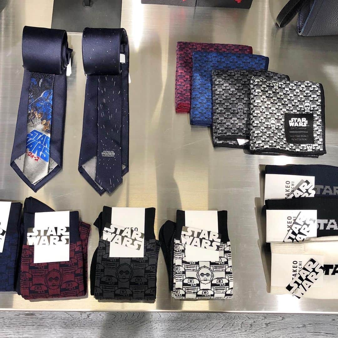 名古屋パルコさんのインスタグラム写真 - (名古屋パルコInstagram)「【西館5Ｆ/タケオキクチ】﻿ 💥💥期間限定💥💥﻿ STAR WARSコラボグッズ登場‼️﻿ ﻿ 映画最新作『スター・ウォーズ/ スカイウォーカーの夜明け』公開（12/20）に先駆け、映画の世界観満載の、ファンにはたまらない限定商品を多数取り揃えております❗️﻿ ﻿ 販売期間12/15（日）となっておりますので、是非お早めに店頭までご覧ください❗️﻿ ﻿ ﻿ #タケオキクチ#TAKEOKIKUCHI#スターウォーズ#starwars#メンズ#ファッション#アパレル#コラボグッズ#冬物#限定#名古屋#栄#矢場町#名古屋パルコ#PARCO#nagoyaparco」12月13日 10時50分 - parco_nagoya_official