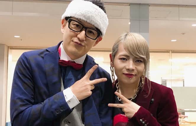 むらせさんのインスタグラム写真 - (むらせInstagram)「#冬の早慶戦 のMCの時のお写真よ。 . . 早稲田、慶應、早稲田、慶應の順に。。。😆良い写真ばかりや。 . . ＃冬の早慶戦　 #大野遼大　#ざわゆー #南条京垓 #ブラウン管ベイビー　 #本上みらの　#渡邉結衣　 #魁響　#UNICORNS #きらりちゃん　#早稲田大学放送研究会　の皆さん #2枚めの写真が　 #まるで物置のCMみたい😆」12月13日 11時42分 - murase_yuichi