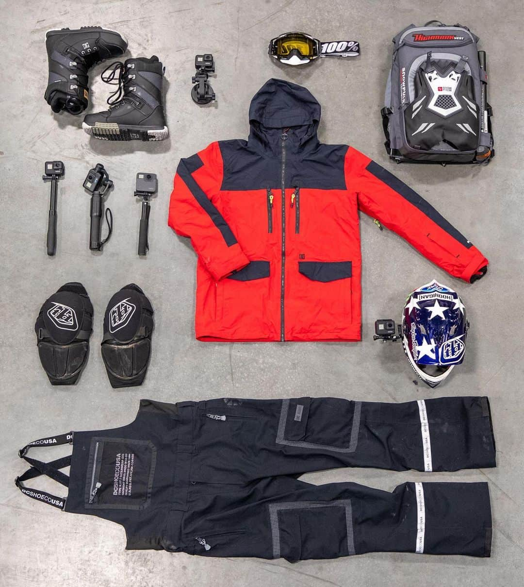 ケン・ブロックさんのインスタグラム写真 - (ケン・ブロックInstagram)「#geargrid: my backcountry snowmobiling gear setup that I used last winter - especially at @CarlKusterMtnPark. @DCshoes’ snowboarding boots and outerwear, @GoPro waterproof cameras, @TroyLeeDesigns helmet and pads, plus an airbag backpack full of backcountry safety gear. All the stuff I need to shred the backcountry! See more about those backcountry adventures in my new episode on my YouTube channel - link in bio. #shredsafely #bestgear #shredgear」12月13日 11時53分 - kblock43