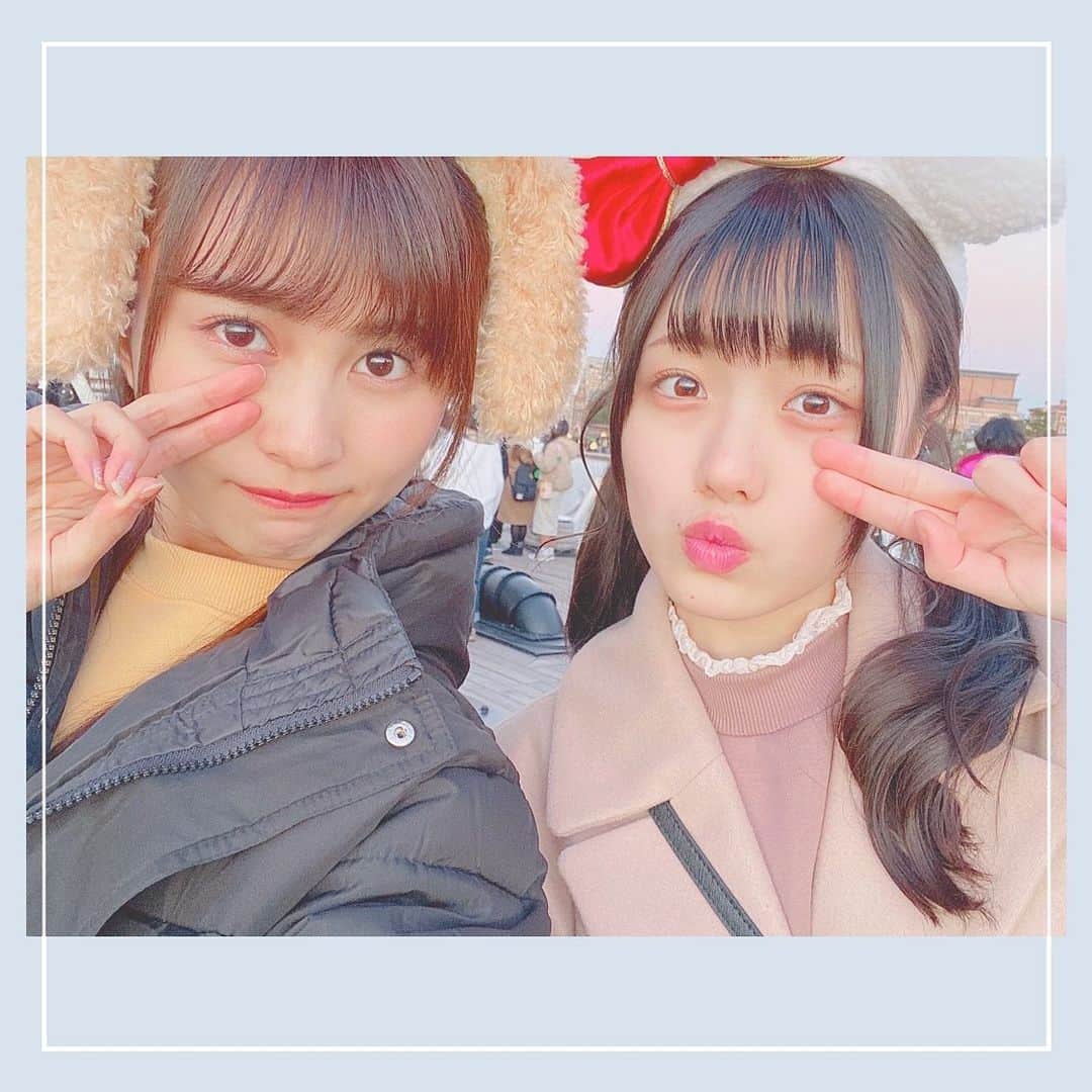のインスタグラム：「🕊 #なづちりん ツーショット👶🏻👶🏻✌🏻❤︎'' ( 載せ直しごめんね ) . . . #disneysea #disney #disneychristmas #ディズニー #ディズニーシー #ディズニークリスマス」