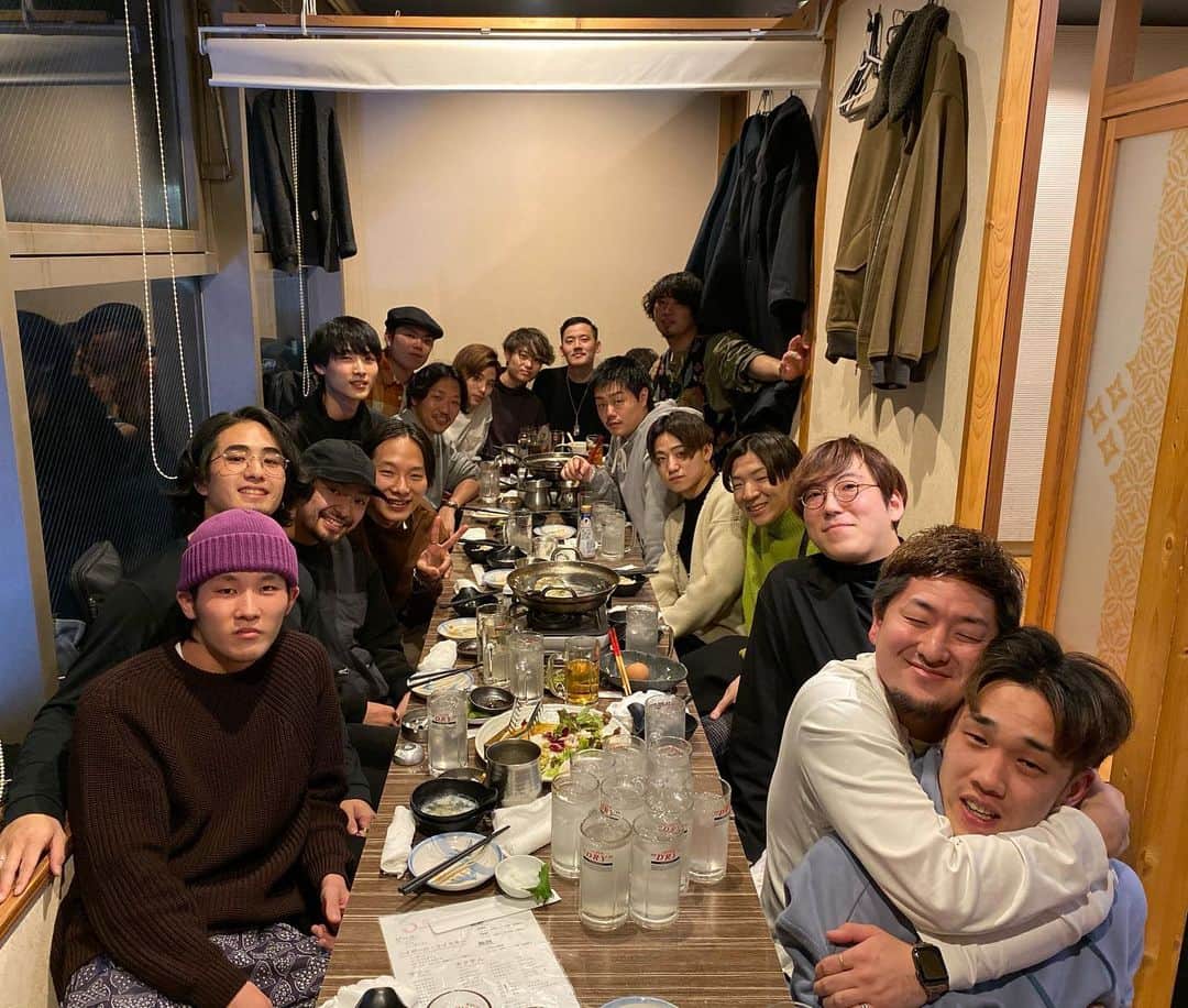 谷正人のインスタグラム：「今夜はSTUDIOUS men's関西チームと。連日の呑み会で、せめて２次会までと思っていたら、そこに待ち伏せしていたのは肉食女子関西チームで３次会まで、、　関西にいても、能動的であれば、情報はとれるのです。 #studious #肉食女子」