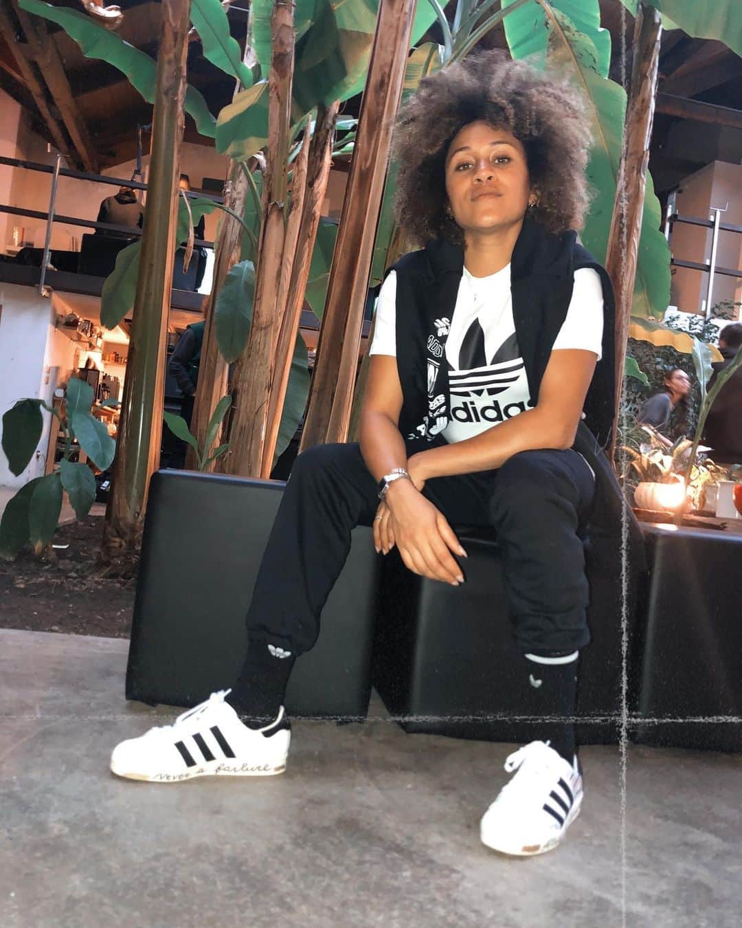 Johanelis HERRERA ABREUさんのインスタグラム写真 - (Johanelis HERRERA ABREUInstagram)「So what ⁉️🔜 #daretocreate #adidas #adidasoriginals  #ad」11月29日 3時47分 - johanelisherrera