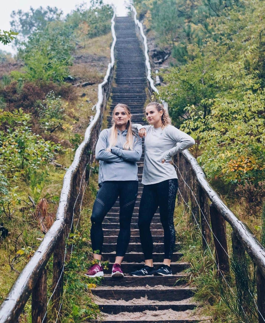 リサンネ・デ・ウィッテさんのインスタグラム写真 - (リサンネ・デ・ウィッテInstagram)「Our favourite climb 👯‍♀️ #ZusjesDeWitte ⁣ ⁣ 📸: @chantaltakfotografie」11月29日 4時07分 - lisannedewitte