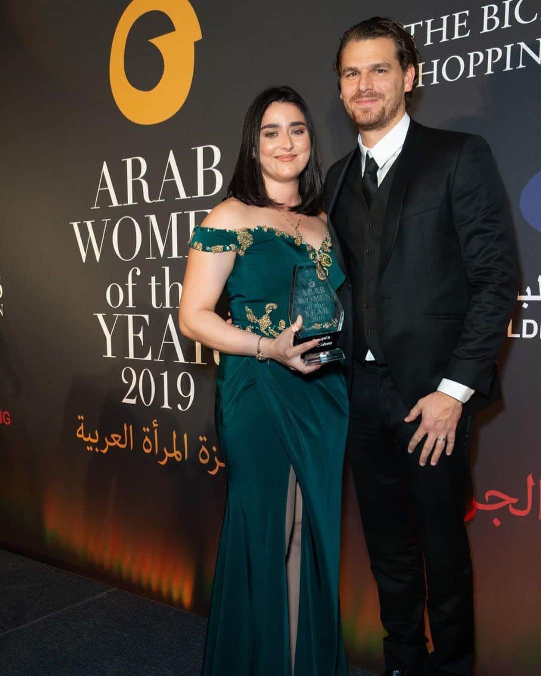 オンスジャブールさんのインスタグラム写真 - (オンスジャブールInstagram)「Thank you @londonarabia for the Arab Women of the Year award ❤  Dressed by : @olfa.turki  Makeup : @shireenkadhim」11月29日 4時33分 - onsjabeur