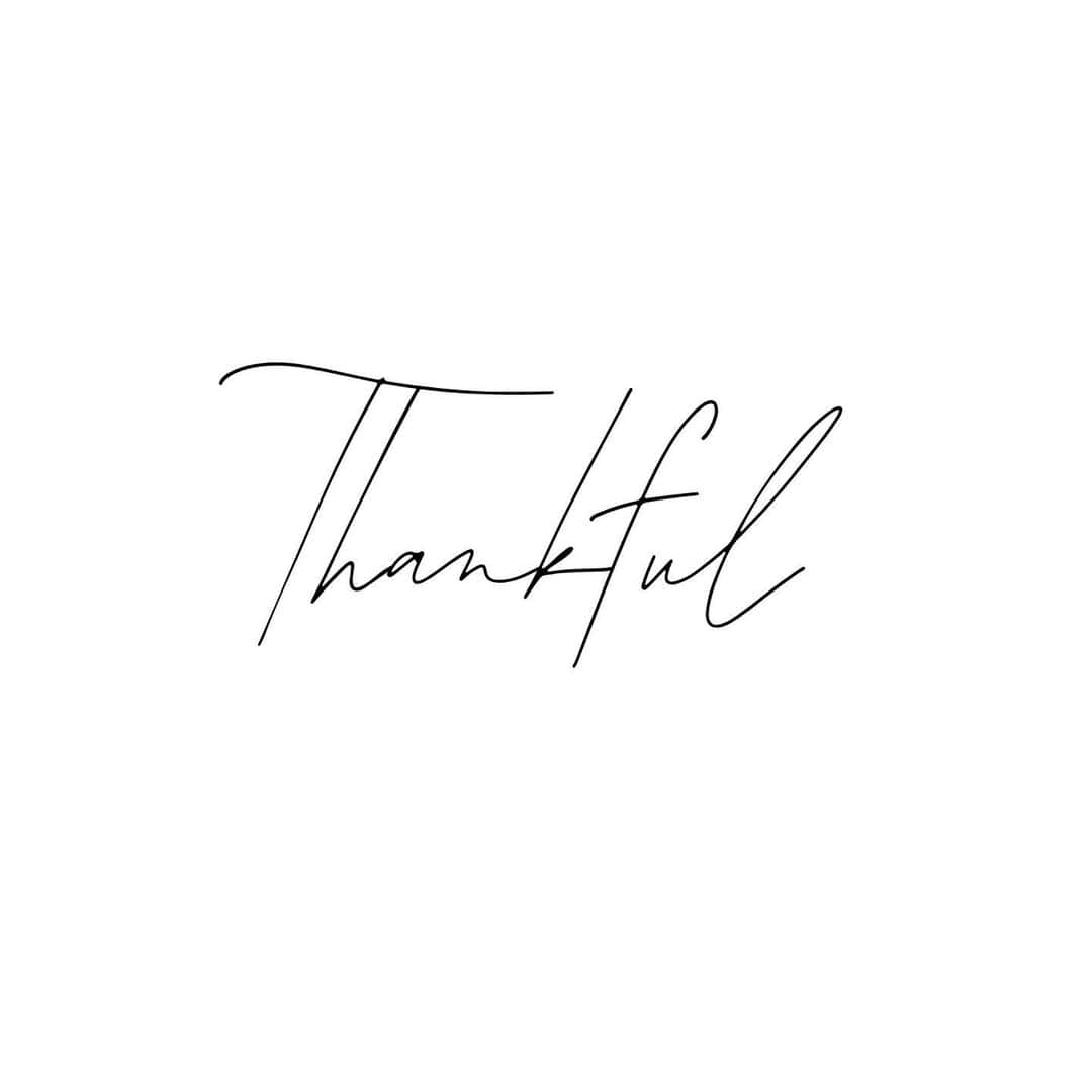 サマンサ・ドロークのインスタグラム：「Who are you thankful for? 🍂 Tag them in the comments below! #happythanksgivng」