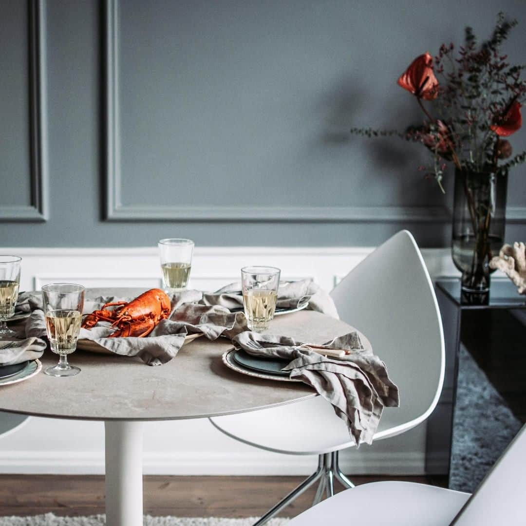 BoConceptさんのインスタグラム写真 - (BoConceptInstagram)「DINE IN STYLE  Small space needn’t be a recipe for reduced style. We have lots of space-saving designs for intimate dining.」11月28日 20時01分 - boconcept_official