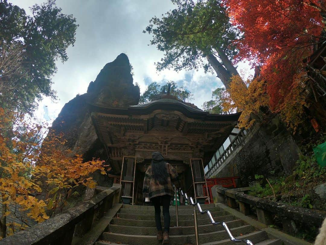 高橋和美さんのインスタグラム写真 - (高橋和美Instagram)「. 伊香保の旅②🌈🍁⛩ #群馬#渋川市#伊香保#高根展望台#榛名湖#榛名神社#水澤観世音」11月28日 20時11分 - iam_____k_____