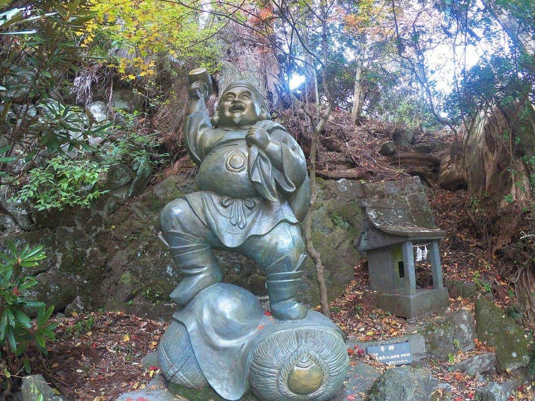 高橋和美さんのインスタグラム写真 - (高橋和美Instagram)「. 伊香保の旅②🌈🍁⛩ #群馬#渋川市#伊香保#高根展望台#榛名湖#榛名神社#水澤観世音」11月28日 20時11分 - iam_____k_____