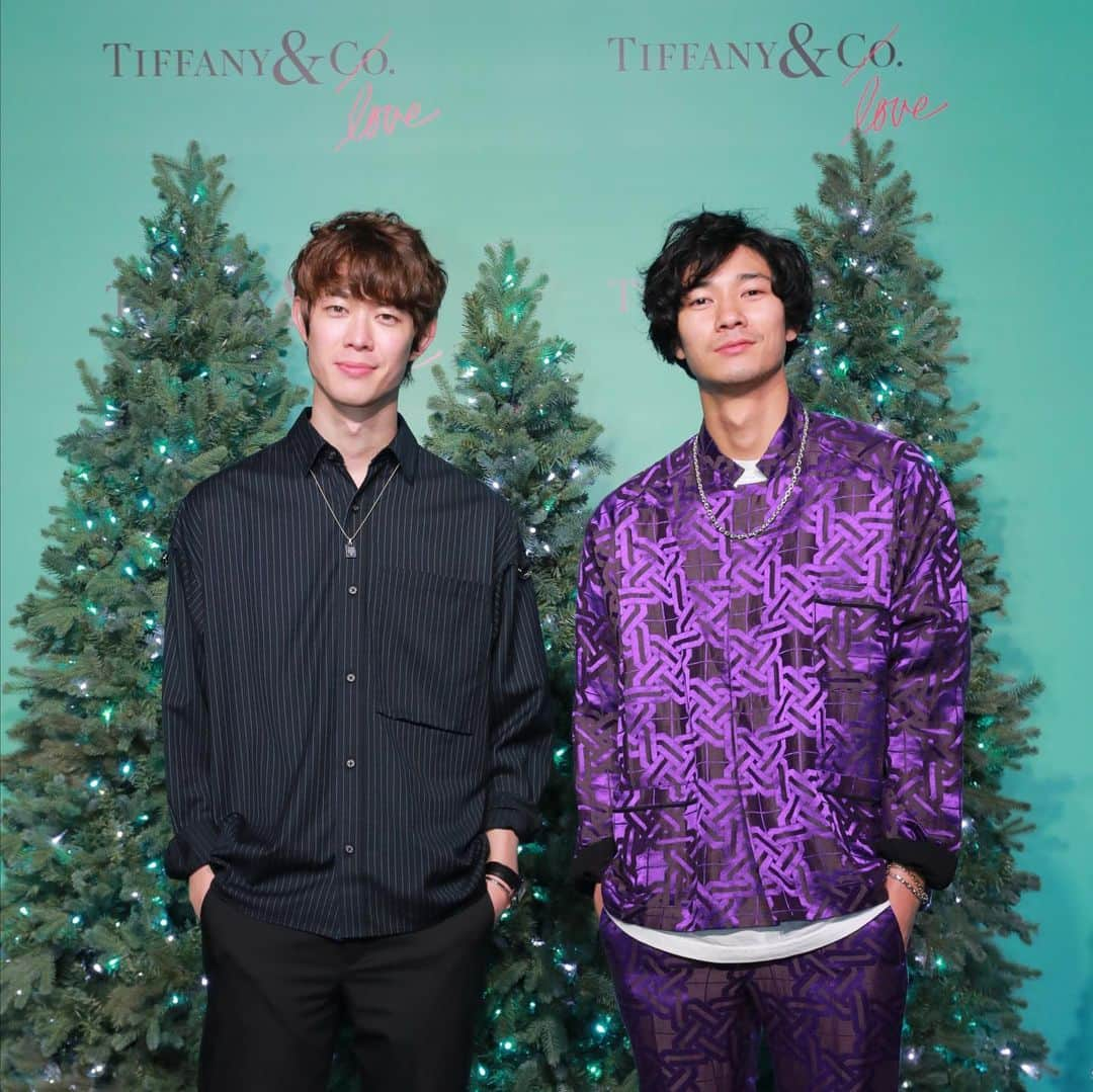 メンズノンノさんのインスタグラム写真 - (メンズノンノInstagram)「ティファニーのクリスマスキャンペーン「A VERY, VERY TIFFANY HOLIDAY」のジュエリー発表会に招待された、清原 翔と宮沢氷魚。 #清原翔 #宮沢氷魚 #ティファニー #クリスマス #ジュエリー #VeryVeryTiffany #Tiffany #TiffanyAndCo @tiffanyandco」11月28日 20時14分 - mensnonnojp