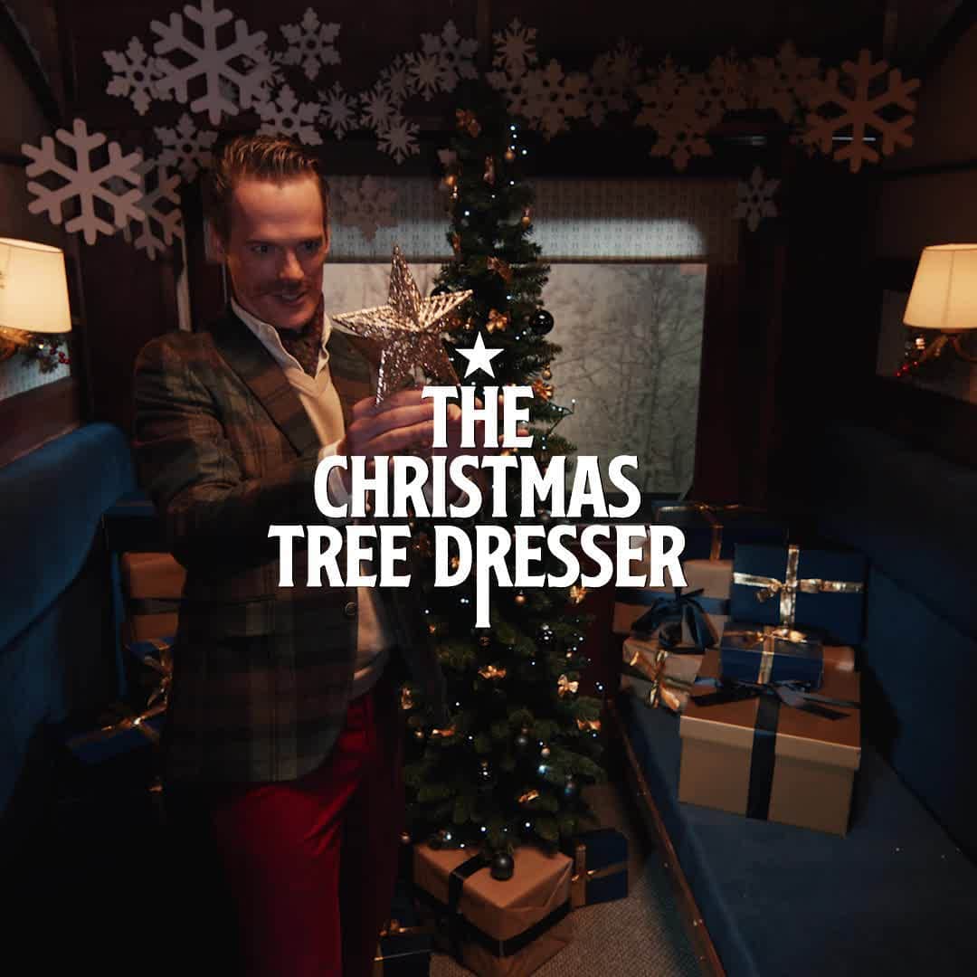 ハケットのインスタグラム：「Introducing: The Christmas Tree Dresser. A true Christmas enthusiast, he makes any excuse to start dressing the tree early, aiming to make each year more stylish and stand out than the last. Welcome him into any home and he'll be more than willing to put himself to work. #Hackett #TwelveGentlemenOfChristmas #HackettChristmasExpress」