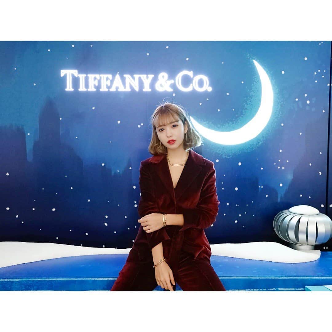 藤田ニコル（にこるん）さんのインスタグラム写真 - (藤田ニコル（にこるん）Instagram)「TIFFANY & LOVE ❤️🎄🎁 #TiffanyxCatStreet  #veryverytiffany  @tiffanyandco」11月28日 20時42分 - 2525nicole2