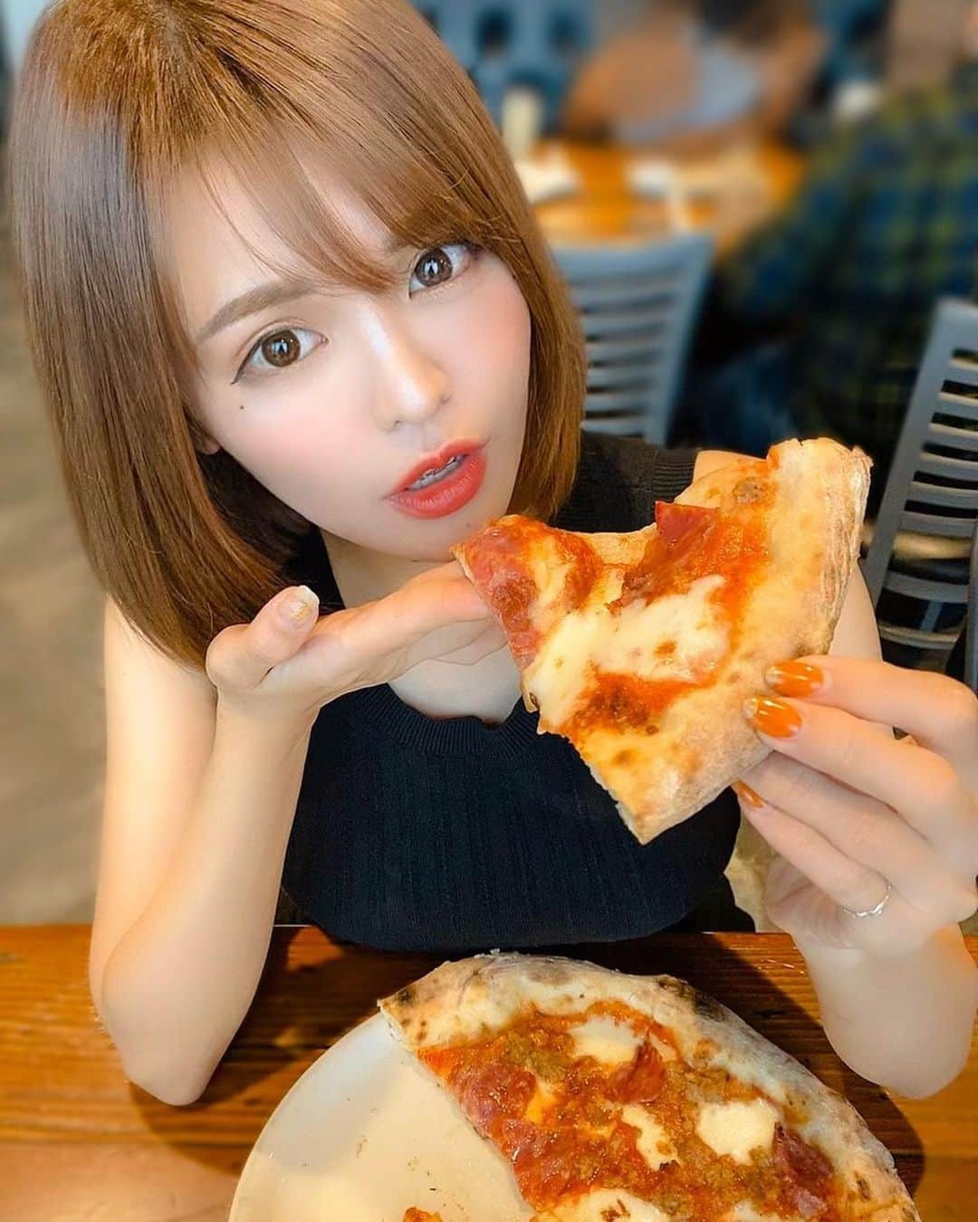 ななぴさんのインスタグラム写真 - (ななぴInstagram)「Crust Pizzeria🍕📍Guam﻿ ﻿ グアムでは今回食べてばっかりの﻿ 食い倒れの旅になっております🐷ww﻿ ﻿ 帰ったらたくさん運動せねば🏃‍♀️💨💦﻿ ﻿ ピザのお店に連れて行ってもらったのですが﻿ ボリューム満点でした💯🍽﻿ ﻿ 晴れなら海やレジャー👙﻿ 雨なら食い倒れとお買い物が楽しめるグアム🇬🇺﻿ ありがとうグアム✈️💕﻿ ﻿ #グアム観光　#グアムグルメ　#グアム　#グアム旅行　#女子旅　#食い倒れの旅　#ピザ　#ピザ屋さん　#CrustPizzeriaGuam」11月28日 20時51分 - __nanapgram__