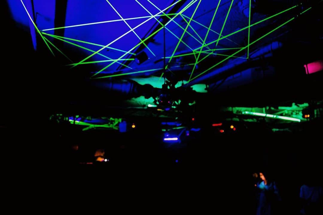 room onziemeのインスタグラム：「•﻿ ﻿ 【Archive】﻿ ﻿ -----------------------------------﻿ 2019.08.23 (Fri) ﻿ ROOM BASE  at.@circus_osaka﻿ ﻿ 【電脳密林】﻿ ﻿ 20XX年﻿ 人類は表現する場所を奪われ、﻿ ジャングルへと逃げ込んだ。﻿ そこでは﻿ 人々が集い、踊り、自由があるかのように見えた。﻿ ﻿ ただそこは、 闇ルートで音源の取引している偽りの楽園であった。﻿ ﻿ -----------------------------------﻿ #ROOM #ROOMBASE」