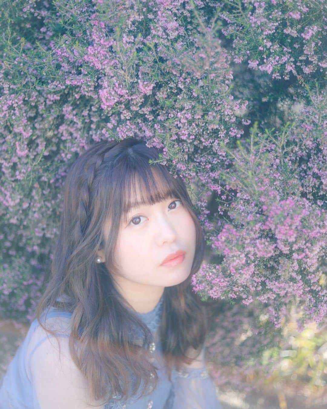 弘松菜摘のインスタグラム：「#カラベラDX #スネかじり探偵﻿ ﻿ ﻿ 本日小屋入りしました🥺✨﻿ ﻿ 武蔵野芸術劇場﻿ とても素敵な劇場で﻿ 今からわくわくしてます😌💓﻿ ﻿ みんなで明日の準備をして﻿ たくさん作品のお話をして﻿ 明日の本番にむけて気合は満タン！！！！﻿ ﻿ ﻿ 私の役は﻿ 演出のZinzyさん的には﻿ ハマり役？！﻿ ﻿ それはどんな役なのか﻿ ぜひ刮目してほしいです。﻿ ﻿ ﻿ みんながどんな反応するか﻿ 今から楽しみ！！！！！！！﻿ ﻿ まだ来る予定立ててない方も、﻿ 絶対きてください！！！！！！！﻿ ﻿ ﻿ #舞台 #舞台好きな人と繋がりたい . . お気に入りの写真をそえて🥺 またこの日みたいな写真撮りたい！ .」
