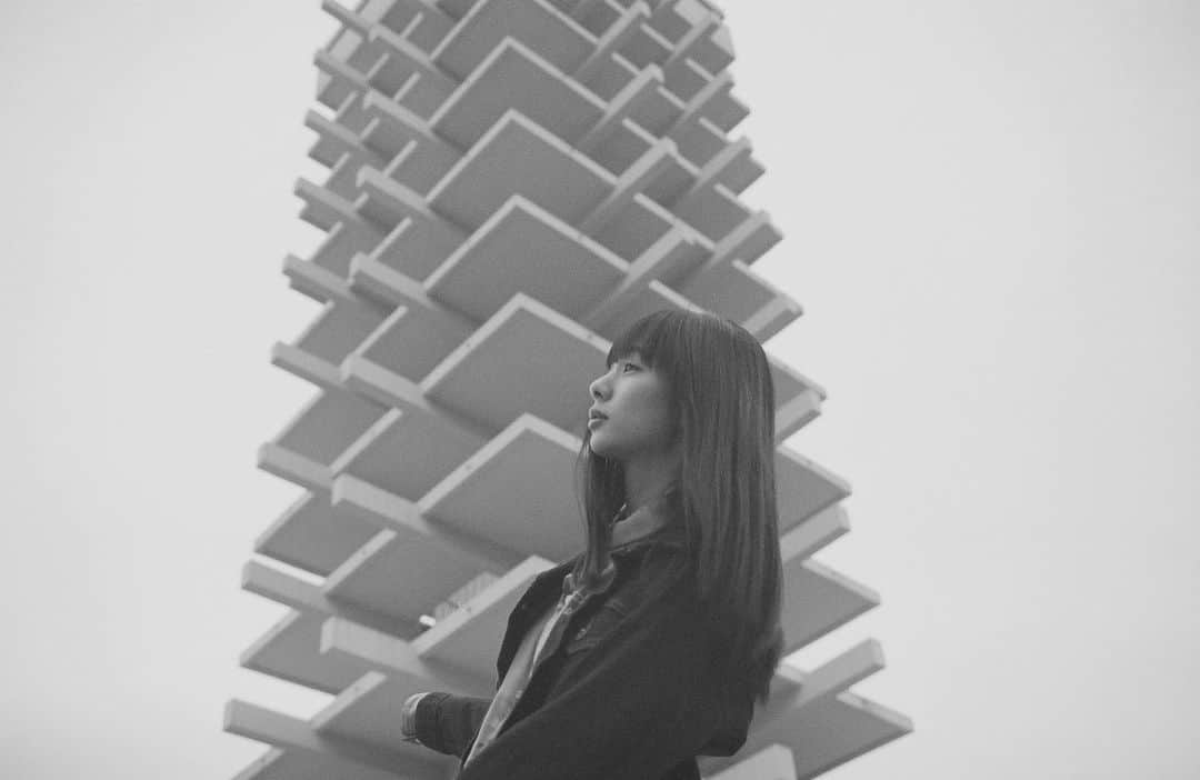 きなりのインスタグラム：「この日はとても寒い春だった 暖かい冬が続いて嫌気が差していたけど、寒い春もすごく嫌で泣きそうだったのを思い出した」
