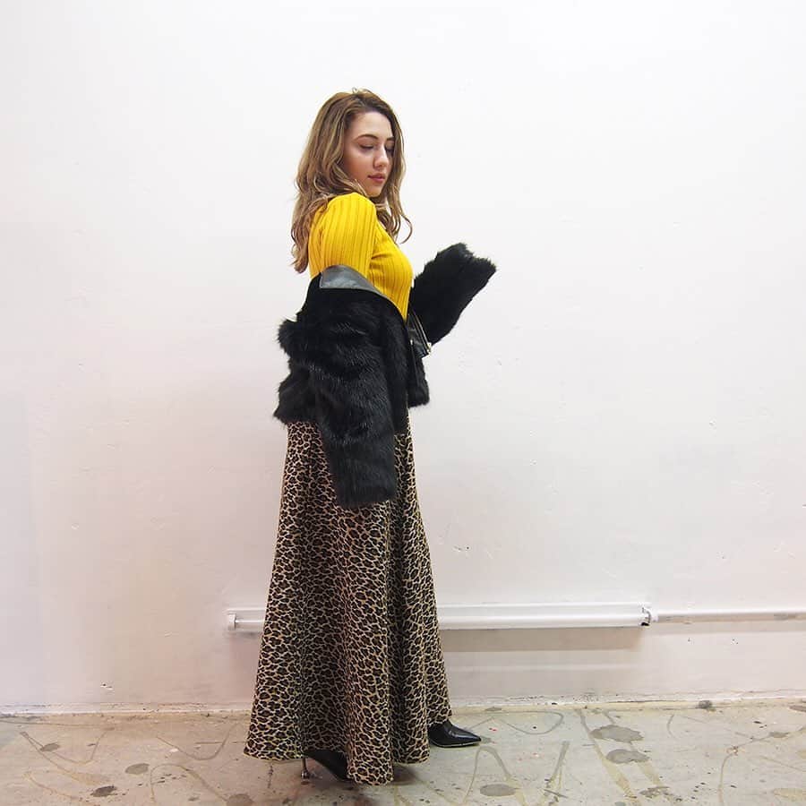 gallerieさんのインスタグラム写真 - (gallerieInstagram)「. #newarrivals online store/kyoto/osakaにて発売中 ———————————— . -GALLERIE ORIGINAL- ☑︎ Leopard Volume Skirt（¥7,990+tax） . GALLERIE定番人気のボリューミーな #フレアスカート 贅沢にたっぷり生地を使った #フレアシルエット が上品な印象に。 身体のラインが綺麗に見えるようにウエスト部分を何度も微調整したバイヤーこだわりのアイテム。 . ✔︎online 3日間限定 10%off . . . 👆🏾アイテムは画像をタップでご覧頂けます . ONLINE STOREはTOPのリンクから http://www.gallerie-online.jp/ ———————————— #お問い合わせ番号w1558」11月28日 21時26分 - kalekale_official