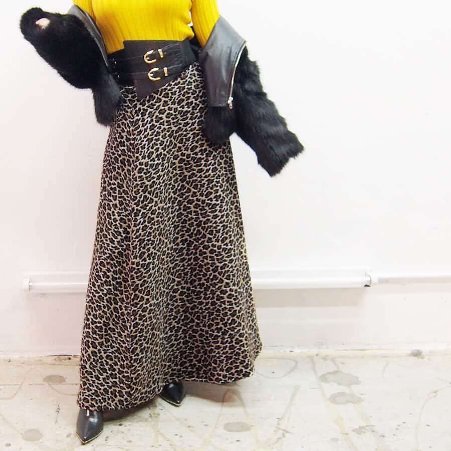 gallerieさんのインスタグラム写真 - (gallerieInstagram)「. #newarrivals online store/kyoto/osakaにて発売中 ———————————— . -GALLERIE ORIGINAL- ☑︎ Leopard Volume Skirt（¥7,990+tax） . GALLERIE定番人気のボリューミーな #フレアスカート 贅沢にたっぷり生地を使った #フレアシルエット が上品な印象に。 身体のラインが綺麗に見えるようにウエスト部分を何度も微調整したバイヤーこだわりのアイテム。 . ✔︎online 3日間限定 10%off . . . 👆🏾アイテムは画像をタップでご覧頂けます . ONLINE STOREはTOPのリンクから http://www.gallerie-online.jp/ ———————————— #お問い合わせ番号w1558」11月28日 21時26分 - kalekale_official