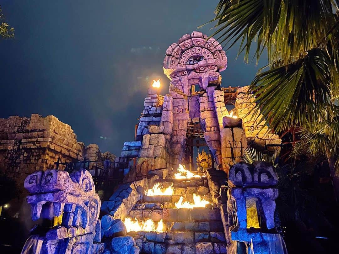 興梠友理さんのインスタグラム写真 - (興梠友理Instagram)「🌟Night time at Disney Sea🌟 ・ 季節関係なく大好きなディズニシーの夜の景色😍毎回心躍らされる♪ ・ とくにアラビアンコーストがいちばんのお気に入り✨ ・ #東京ディズニーシー #ディズニーシー #ディズニーリゾート #東京ディズニーリゾート #ディズニーデート #tokyodisneysea #disnesea #tokyodisneyresort」11月28日 21時31分 - yuri_rogi