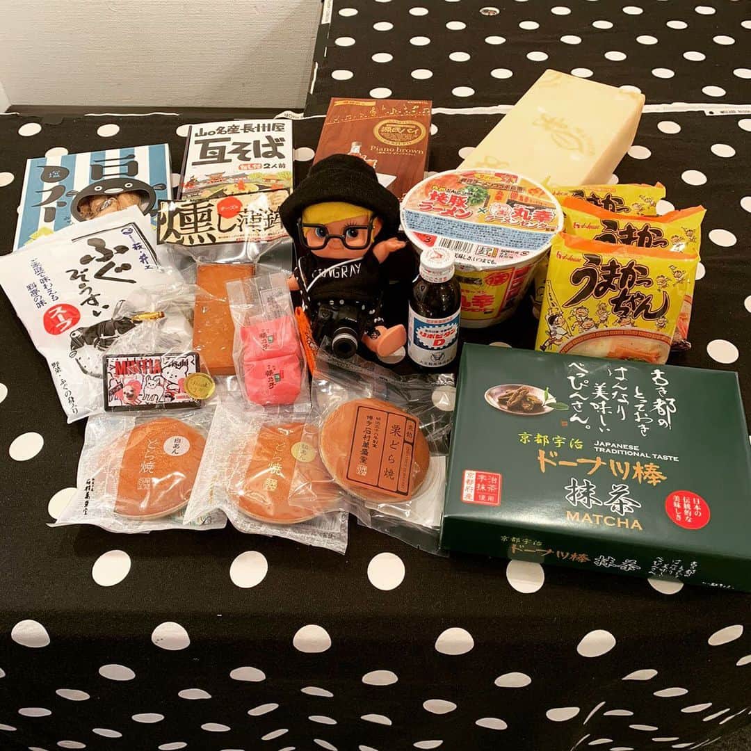 のインスタグラム：「【STINGRAY福岡2日目終了！】 福岡2日目終了致しました！誠にありがとうございました！明日は金曜日なので11-21時まで天神アートフレンズ(中央区天神3-3-5-3F )にてお待ちしてます！僕は明日はオープンから最後まで居ます！差し入れありがとうございます！  #STINGRAY #福岡」