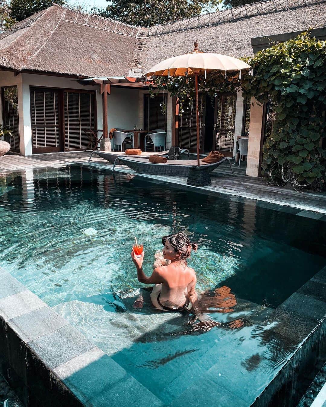 VIENNAさんのインスタグラム写真 - (VIENNAInstagram)「Private pool in the Private villa with the Private lunch🥰  ノーブラ in バリ🇮🇩 最近泊まったホテルだけどまじで全てプライベートすぎてやばい！動画編集終わったからそろそろ出す！楽しみ😄 ・ ・ ・ #Jamahal#Bali#Indonesia#バリ#インドネシア#インスタ映え#ダイエット#diet#pool」11月28日 21時52分 - viennadoll_official