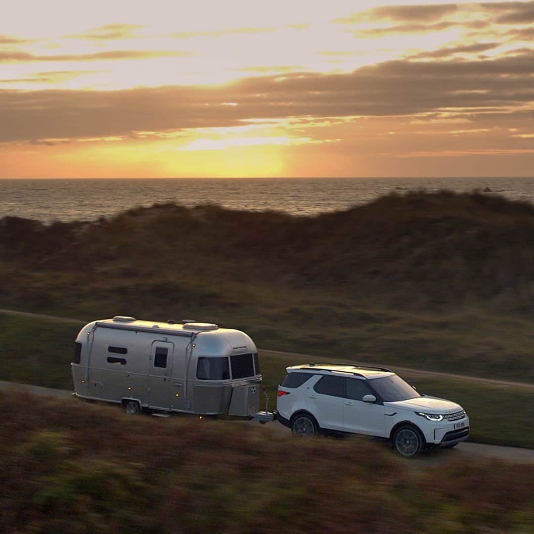 Land Roverさんのインスタグラム写真 - (Land RoverInstagram)「The #LandRover #Discovery makes family adventures flow with ease featuring a suite of technologies designed to take all the stress out of choosing the path less travelled. Search “Land Rover Discovery configurator” to design yours.  #Towing #FamilyAdventure #LandRover #Discovery #Towing #FamilyAdventure #FatherAndSon #Corbiere #Lighthouse #CorbiereLighthouse #Jersey」11月28日 21時54分 - landrover