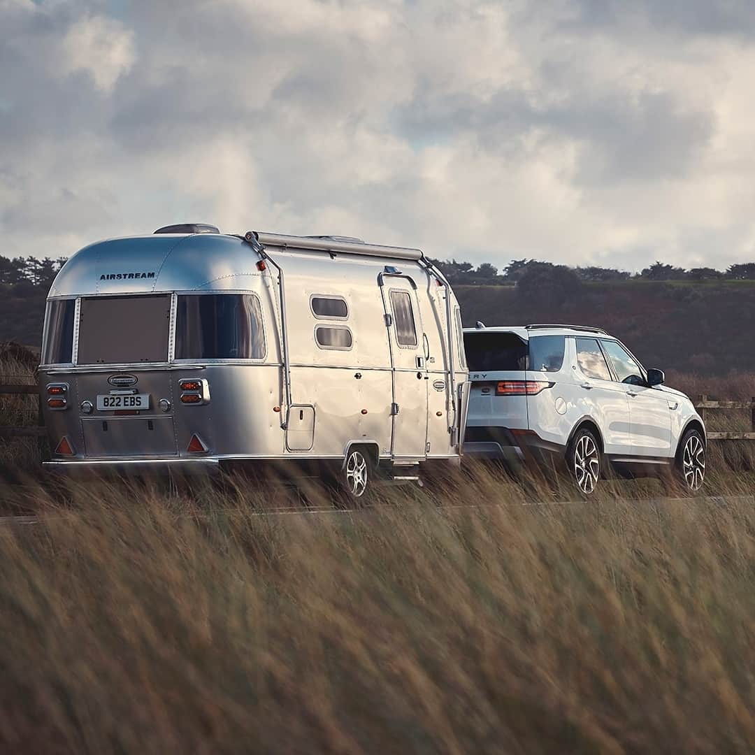 Land Roverさんのインスタグラム写真 - (Land RoverInstagram)「The #LandRover #Discovery makes family adventures flow with ease featuring a suite of technologies designed to take all the stress out of choosing the path less travelled. Search “Land Rover Discovery configurator” to design yours.  #Towing #FamilyAdventure #LandRover #Discovery #Towing #FamilyAdventure #FatherAndSon #Corbiere #Lighthouse #CorbiereLighthouse #Jersey」11月28日 21時54分 - landrover