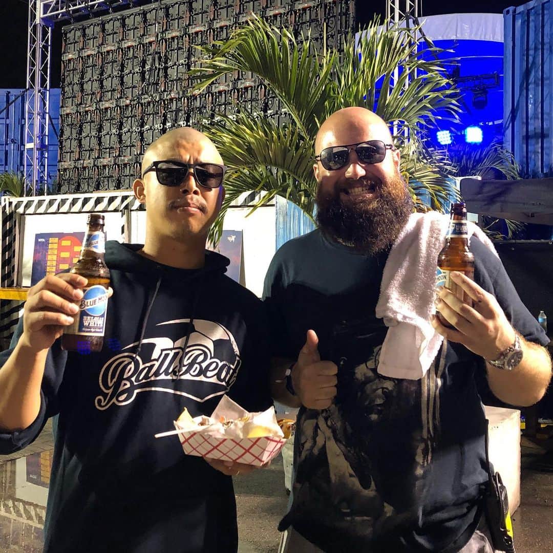 のインスタグラム：「😎🍻😎 #freestylefootball #redbullstreetstyle #ballbeat #KBJlife」