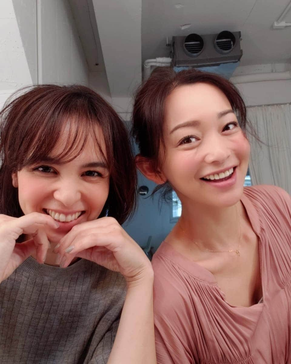 佐藤純さんのインスタグラム写真 - (佐藤純Instagram)「今日は仲良しのサチちゃんと一緒にSTORY の撮影📷  @sachi_suzuki  @story_love40  朝からずっと笑いっぱなしの現場です🤣🤣🤣 #撮影 #shooting  #STORY  #story_love40 #magazine  #mama #mamamodel #model  #ママ #ママモデル #モデル」11月28日 21時58分 - junsatoidea